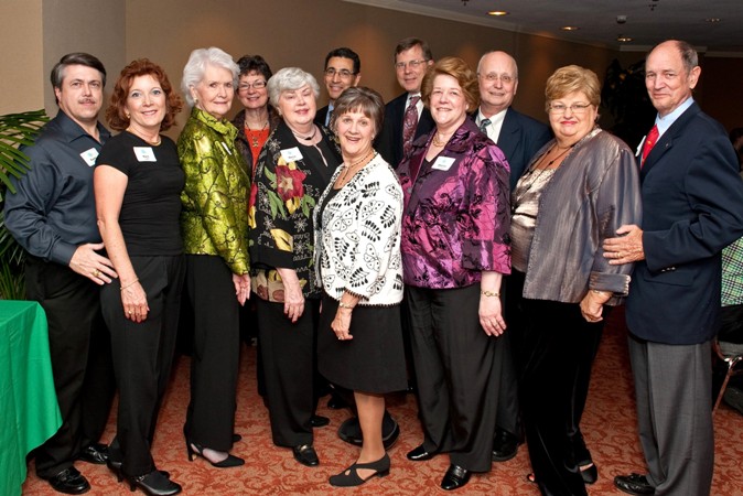 Randy & Mary Cooper, Carolyn Moore, Pam & Van Greene, Marcy Cann, Carol & Andy Smith, Sherry & Rolland St. Aubin, Francine & Gary Meyer, Photo by Danny Oliver ZTA