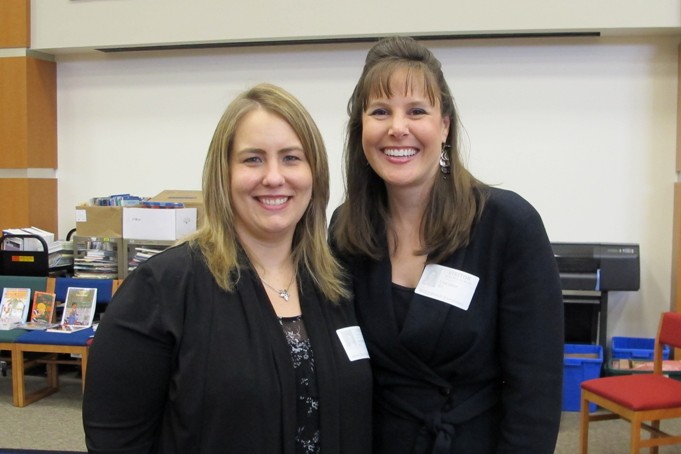 Kathleen Walton and Lisa Nixon, Alpha Xi Delta rif