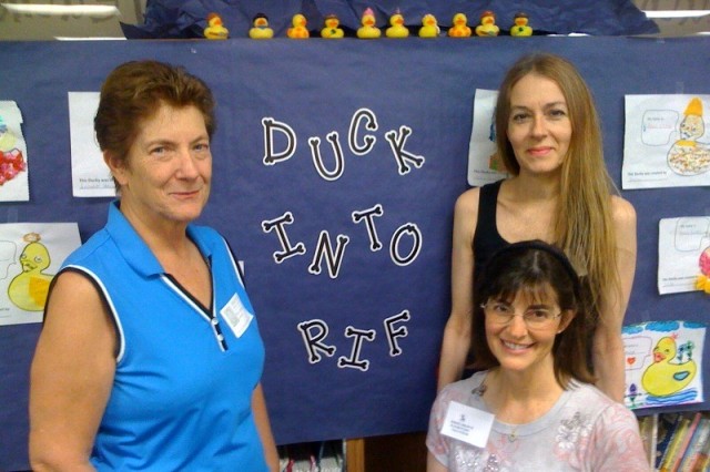 Mary Koenig, Alpha Chi Omega, Janis Nooteboom, Chi Omega, Carol Scarbrough, Chi Omega rif